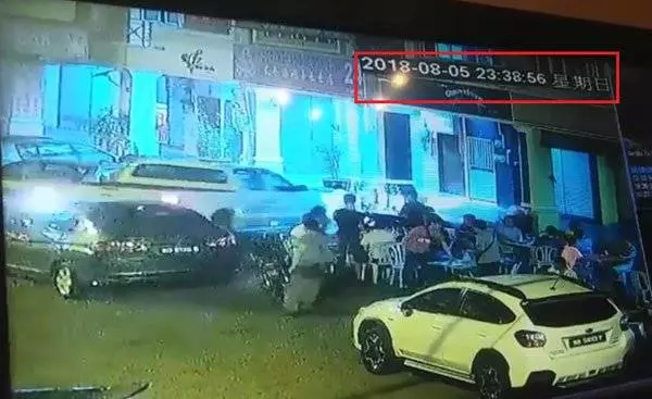 本田數度有位不泊 貨車敢敢倒車亂撞 , 終極版本視頻 還原真相
