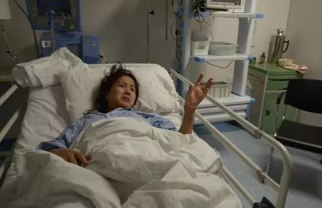 朋友借走一萬十年聯繫不上,女兒得血癌家裡來了輛車,我感慨萬千