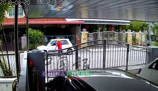 手砸腳踼 光天化日爆車窗 「爆鏡黨」橫行住宅區