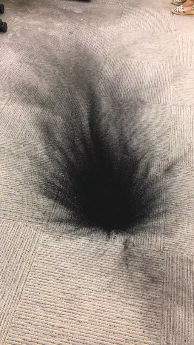 22張「一開始看覺得很爆笑,再看下去卻會不寒而慄」的詭異照片