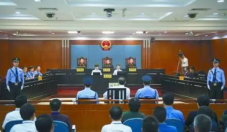 老公癱瘓三年我不離不棄,出門忘帶鑰匙,開門的人卻讓我泣不成聲