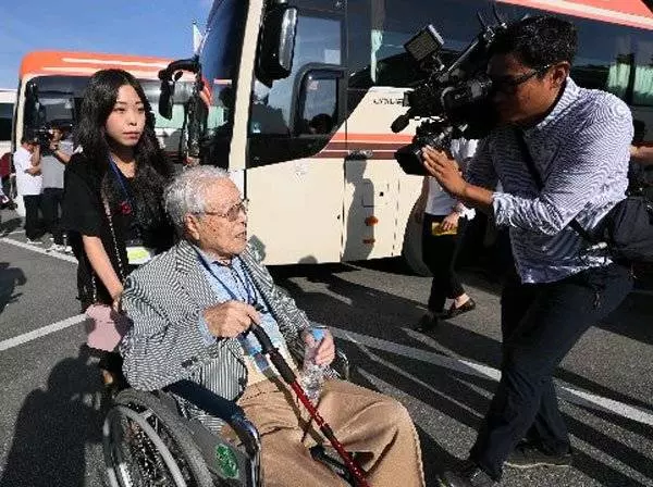 母跟4歲兒失散 再見面時 兒已71歲