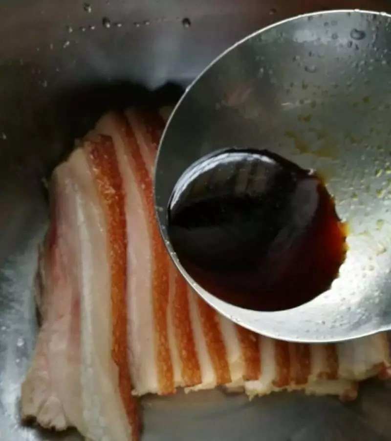 祖傳「梅菜扣肉」的秘方,想學不會都難,層次分明香氣濃鬱超好吃