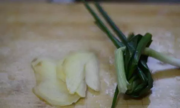 超好吃「醬油雞」的秘制方法,2分鐘就能學會,光這一道菜就能吃好幾碗飯