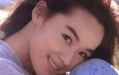 嫁億萬豪門遭7次家暴,生產前一天被打,妹妹為救她被打掉門牙