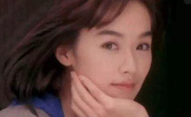 嫁億萬豪門遭7次家暴,生產前一天被打,妹妹為救她被打掉門牙