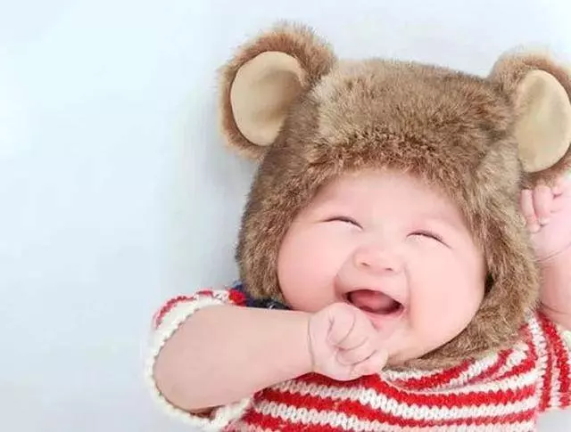 育兒師必備:1歲以內寶寶的50個早教小妙招!