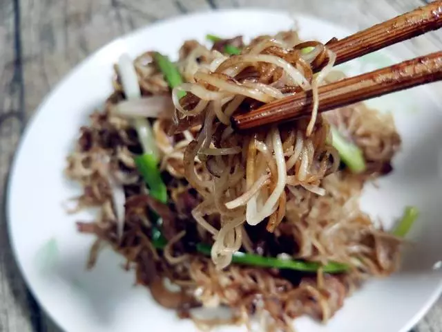 愛吃炒麵一定要收藏,教你這一招,炒出來的麵條不粘不成坨,真香