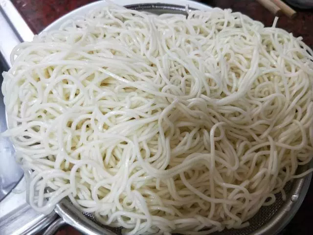 愛吃炒麵一定要收藏,教你這一招,炒出來的麵條不粘不成坨,真香