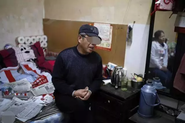公公壽宴,我送上大禮,他給我夾三筷子菜,我掀桌離場