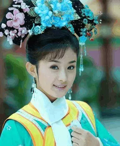 7年前他幫了趙麗穎一把,7年後趙麗穎力捧他女友