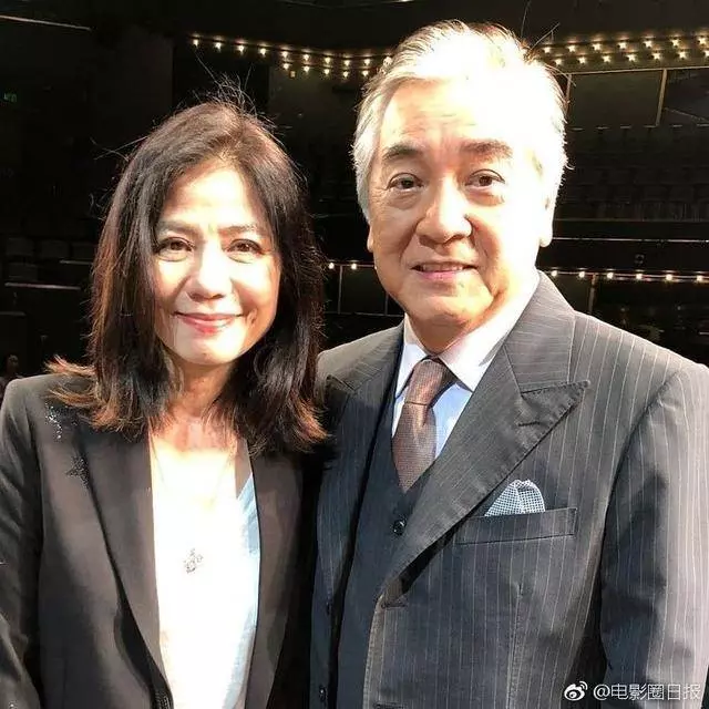 58歲鍾楚紅與劉嘉玲PK顏值輸慘,滿臉皺紋,頭髮乾枯分叉