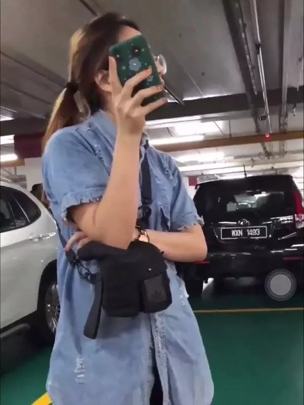 人肉霸占車位 2男女互嗆「沒禮貌」