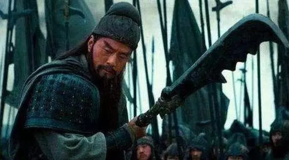 為何關羽的雕像總是閉著眼?老木匠:他睜開眼的代價太大