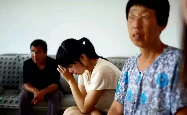 婆婆喜歡留親戚住家裡,兒媳不同意,婆婆氣得直接拎包走人
