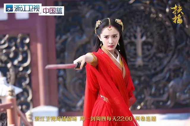 楊冪新劇來襲,這次沒有讓熱巴出演,網友大呼:男主太嫩了