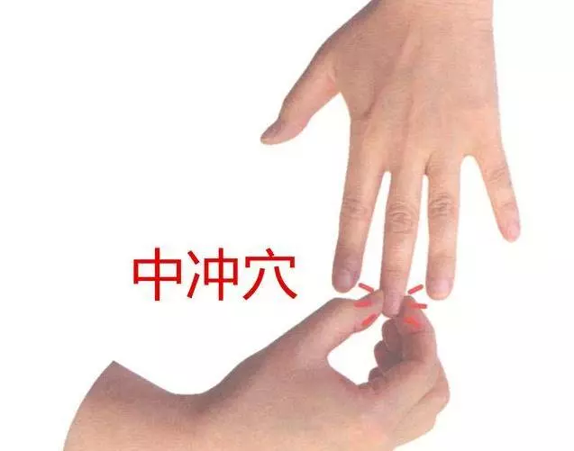 睡前這樣敲手掌36下,刺激十二經絡,降血糖,改善胸悶,頭不痛腳不麻,還能預防腦中風