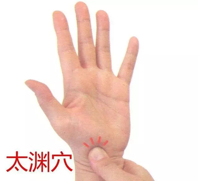 睡前這樣敲手掌36下,刺激十二經絡,降血糖,改善胸悶,頭不痛腳不麻,還能預防腦中風