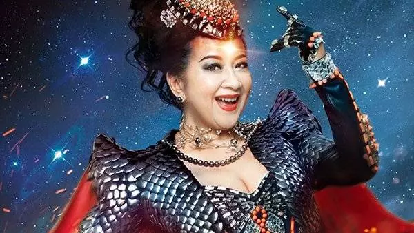 變身Captain Nancy 薛家燕 大玩制服誘惑