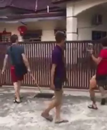 疑是大耳窿跑腿 上門追債全程被拍