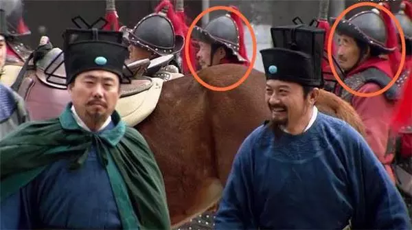 讓人笑瘋的影視一瞬間,比穿幫鏡頭還爆笑的「亮點」,臨演根本是來砸場的嘛!