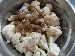 花菜別再干鍋了,試試我媳婦的這種做法,上桌後連孩子都搶著吃