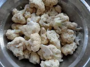 花菜別再干鍋了,試試我媳婦的這種做法,上桌後連孩子都搶著吃