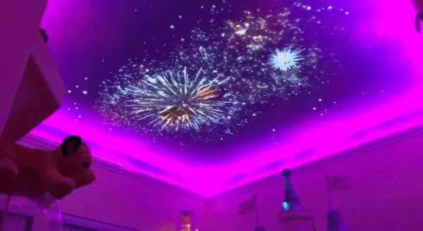 7歲女兒的房間,被老爸爆改成迪士尼樂園,養恐龍、放煙花,這個老爸太可愛