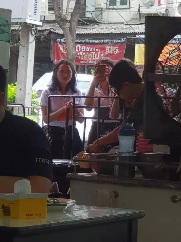花了30年,72歲奶奶把蒼蠅小館做成米其林星級餐廳但她卻嫌煩,吵著要把星星退回去···
