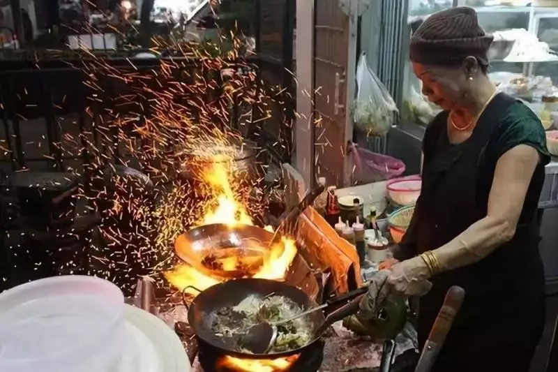 花了30年,72歲奶奶把蒼蠅小館做成米其林星級餐廳但她卻嫌煩,吵著要把星星退回去···