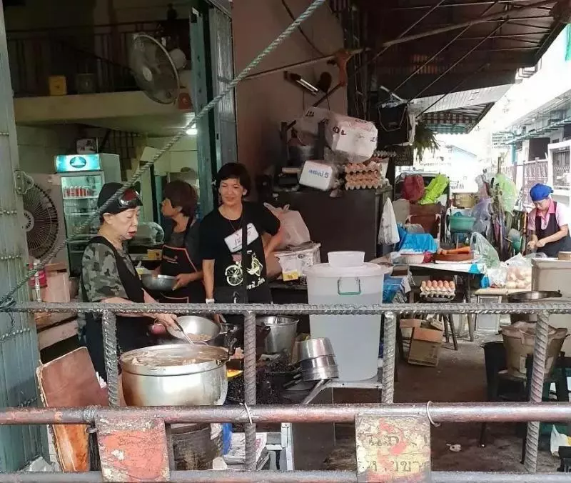 花了30年,72歲奶奶把蒼蠅小館做成米其林星級餐廳但她卻嫌煩,吵著要把星星退回去···