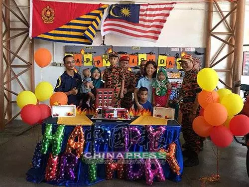 當一天消拯員 7歲癌童圓夢樂開懷