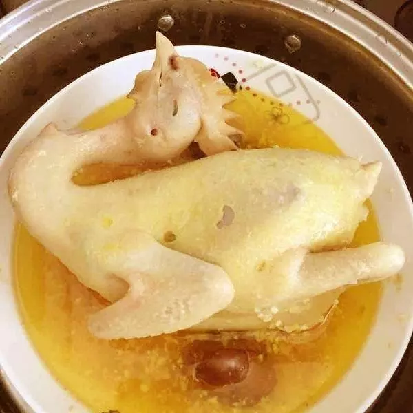 原汁隔水蒸雞——皮脆肉滑,保留雞的原汁原味