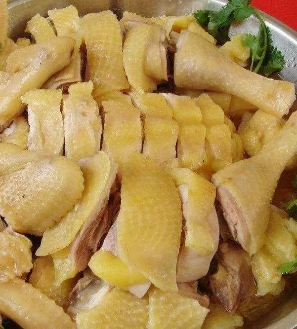 原汁隔水蒸雞——皮脆肉滑,保留雞的原汁原味