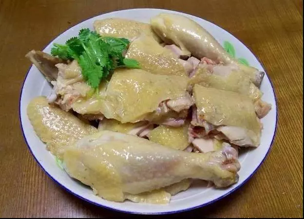 原汁隔水蒸雞——皮脆肉滑,保留雞的原汁原味