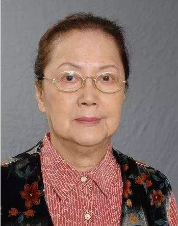 TVB資深老演員,80歲癱瘓在床,親生兒女不管不顧,被義子救
