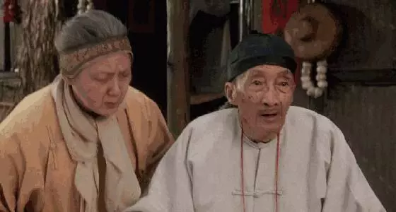 TVB資深老演員,80歲癱瘓在床,親生兒女不管不顧,被義子救