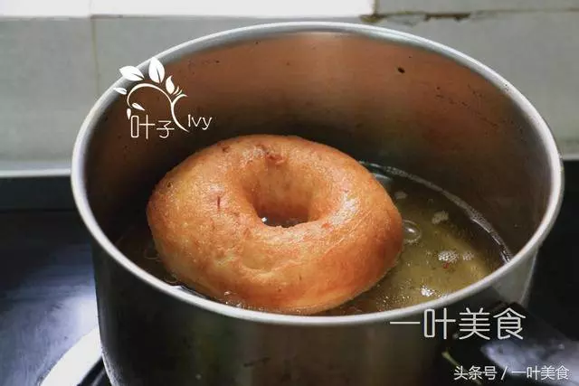 在家自製甜甜圈,比賣的好吃太多,老媽和女兒都超級愛吃