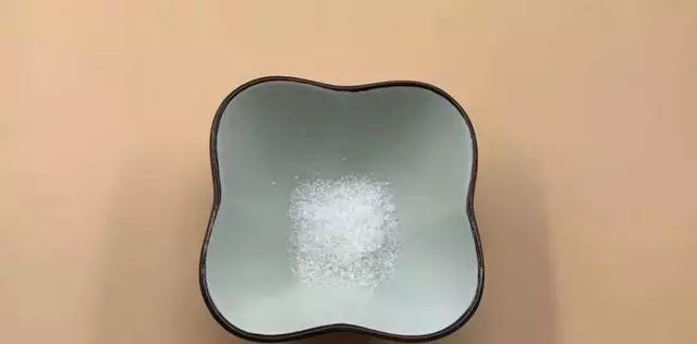 白糖里倒點食用油太厲害了,很多人不知道有啥用,看完你會感謝我!