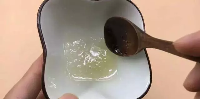 白糖里倒點食用油太厲害了,很多人不知道有啥用,看完你會感謝我!