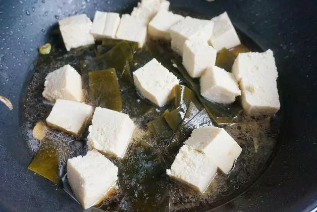 豆腐這樣做比炒著燉著都好吃,超級入味
