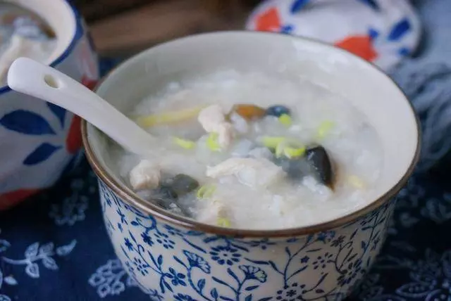 早餐就愛這個粥,15分鐘就熬好,粘稠又好喝,每次都喝精光