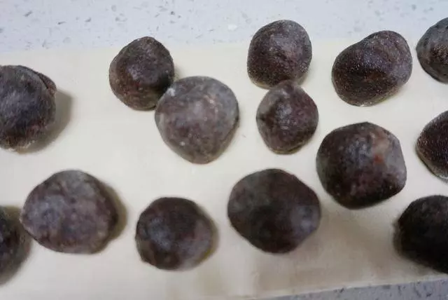 1碗麵粉,4個雞蛋,不用烤箱,不加一滴水,輕鬆做出鬆軟小麵包