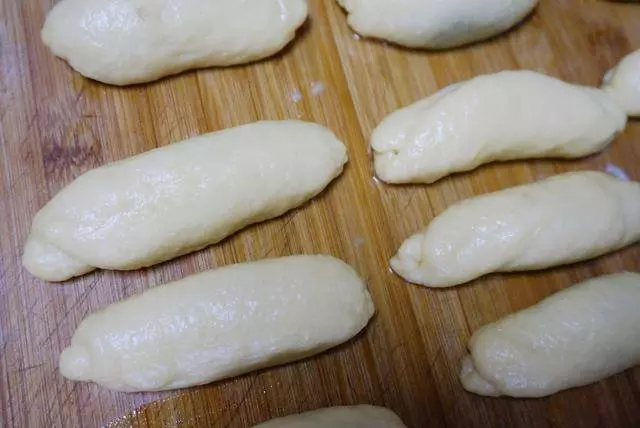 1碗麵粉,4個雞蛋,不用烤箱,不加一滴水,輕鬆做出鬆軟小麵包