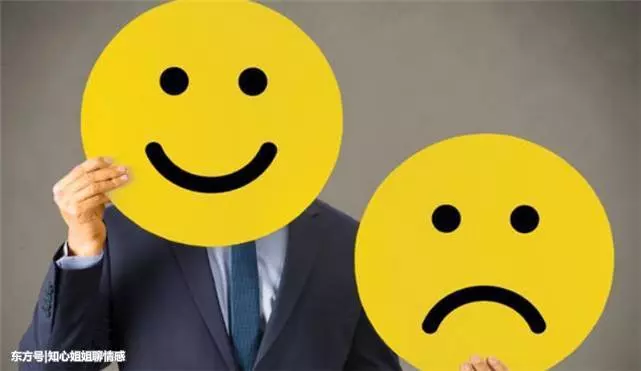 我剛懷孕老公就走了,婆婆將我從新房趕出,找出房產證後,我哭了