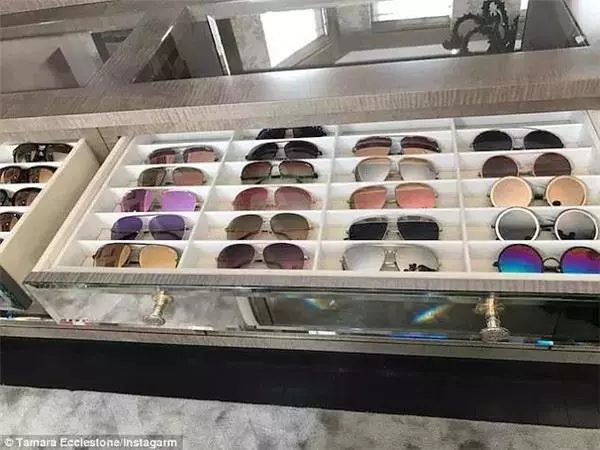 1歲身價就高達1000億,數不清的房產,私人飛機多到可以組隊,比貝克漢的女兒還會投胎!