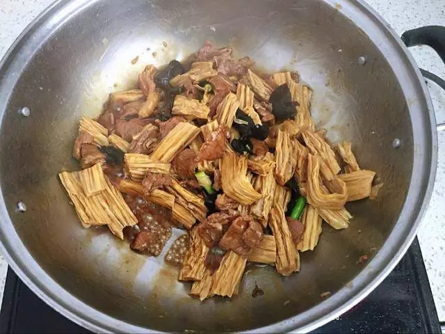 我炒腐竹和你不一樣,做出來營養全面,又香又筋道,全家都說好