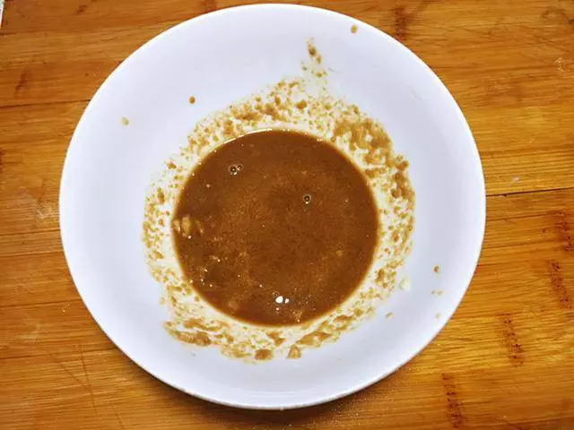 原來涼拌黃瓜也是有絕招的,教你這一方法,酸辣味美,清脆爽口