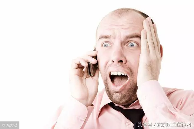 年紀輕輕就白了頭髮?原因很明顯,八成是這3點造成的