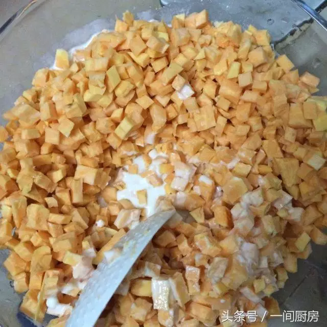 這才是「紅薯最好吃的做法」,比蒸著吃好吃太多了,一連吃兩個都還不過癮!